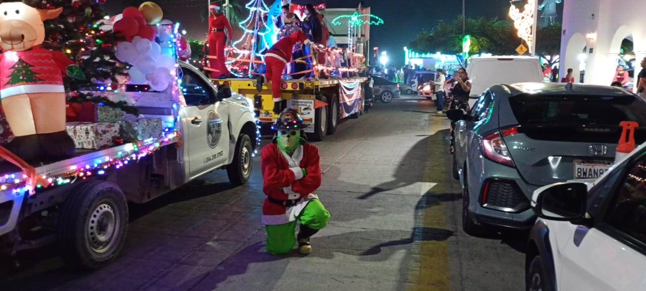 Caravana Navideña Bomberos Voluntarios Manzanillo 2025