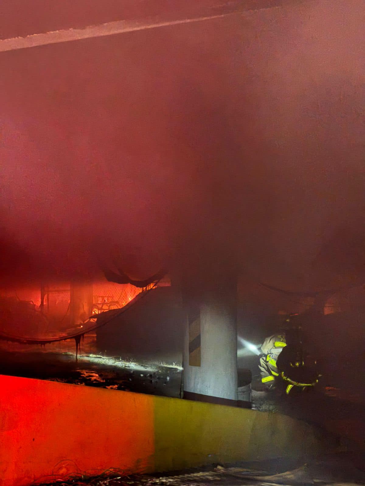 Incendio vehicular en Hotel Costa Brava