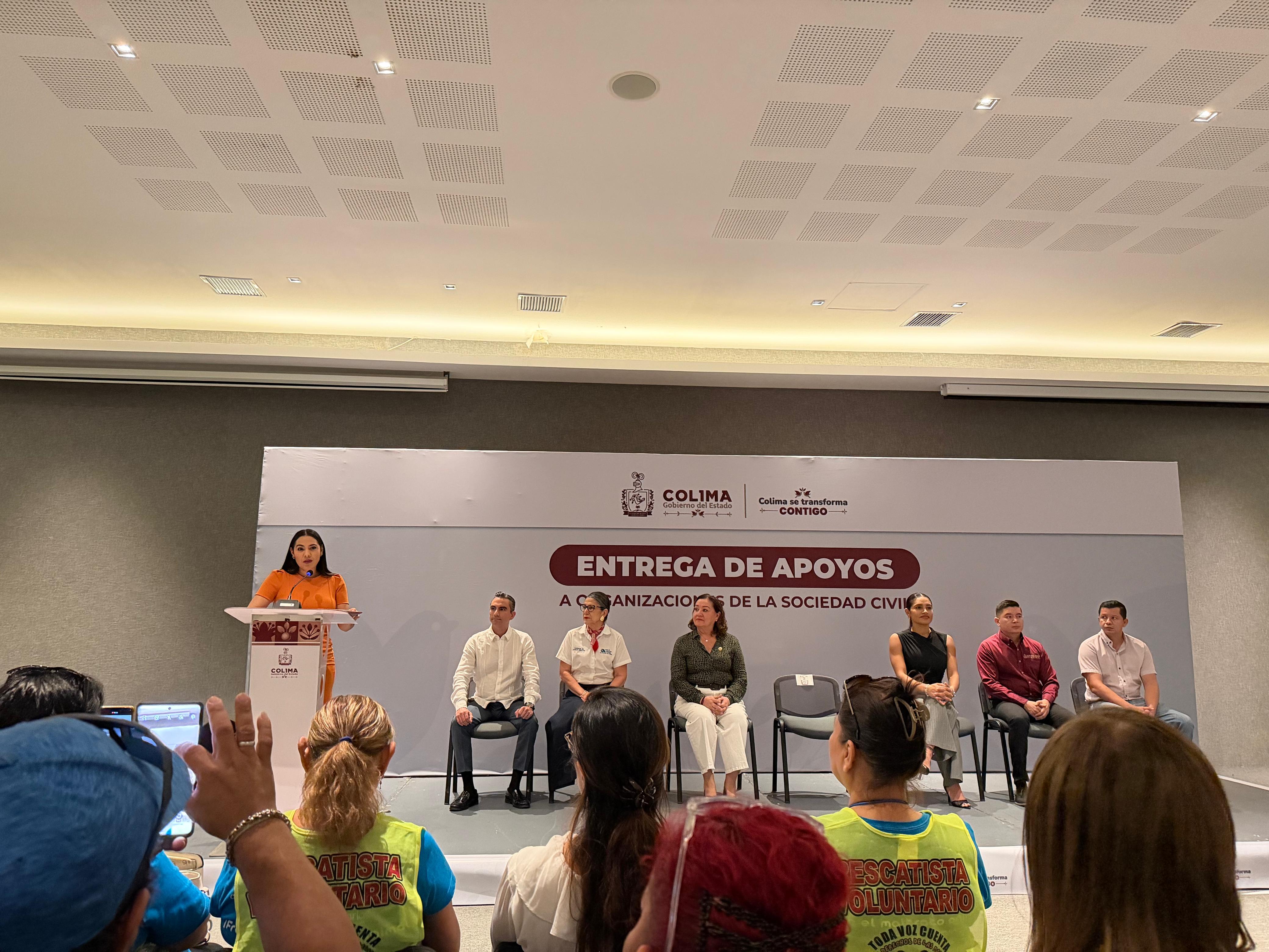 Ceremonia de entrega de apoyos a organizaciones de la sociedad civil